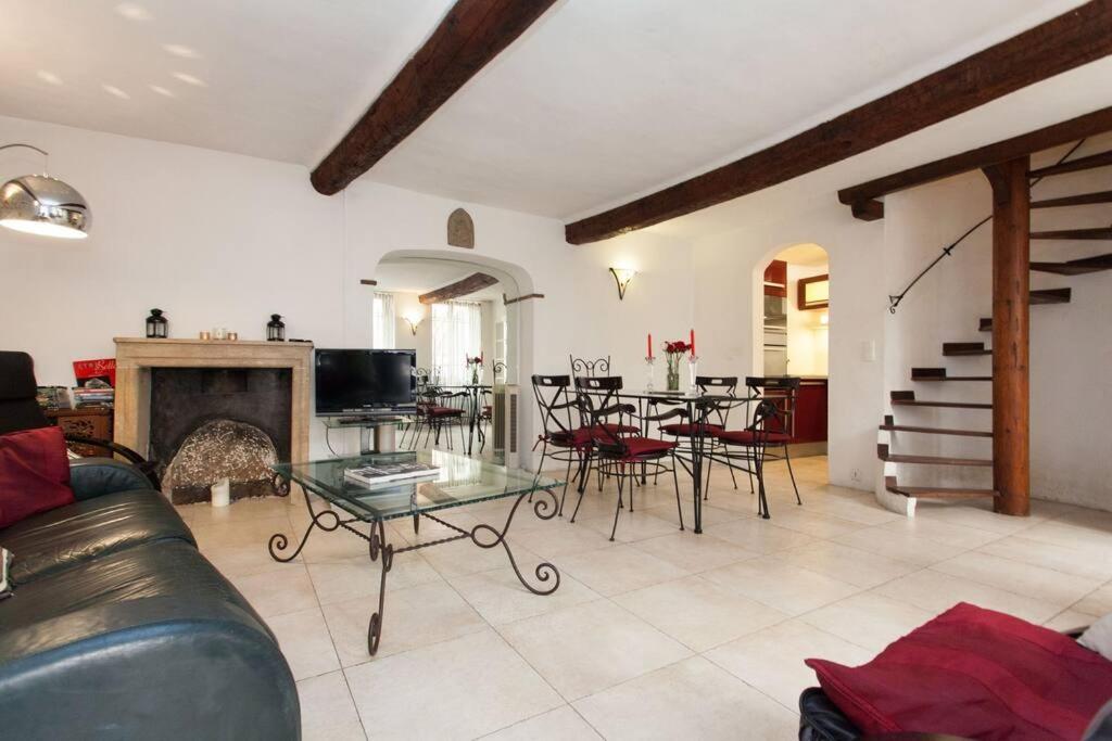 Appartement A8 - 2 Bdr Duplex Remparts Heart Of Old Antibes Extérieur photo